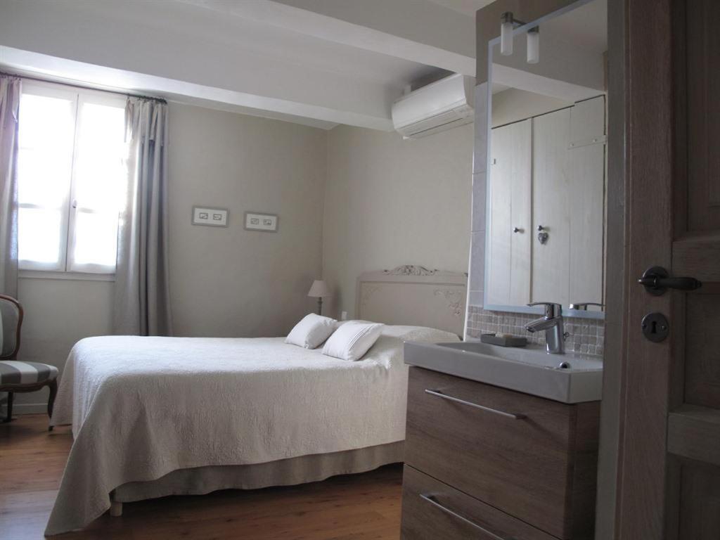 Le Mas De L'Olivier Hotel Loriol-du-Comtat Ngoại thất bức ảnh