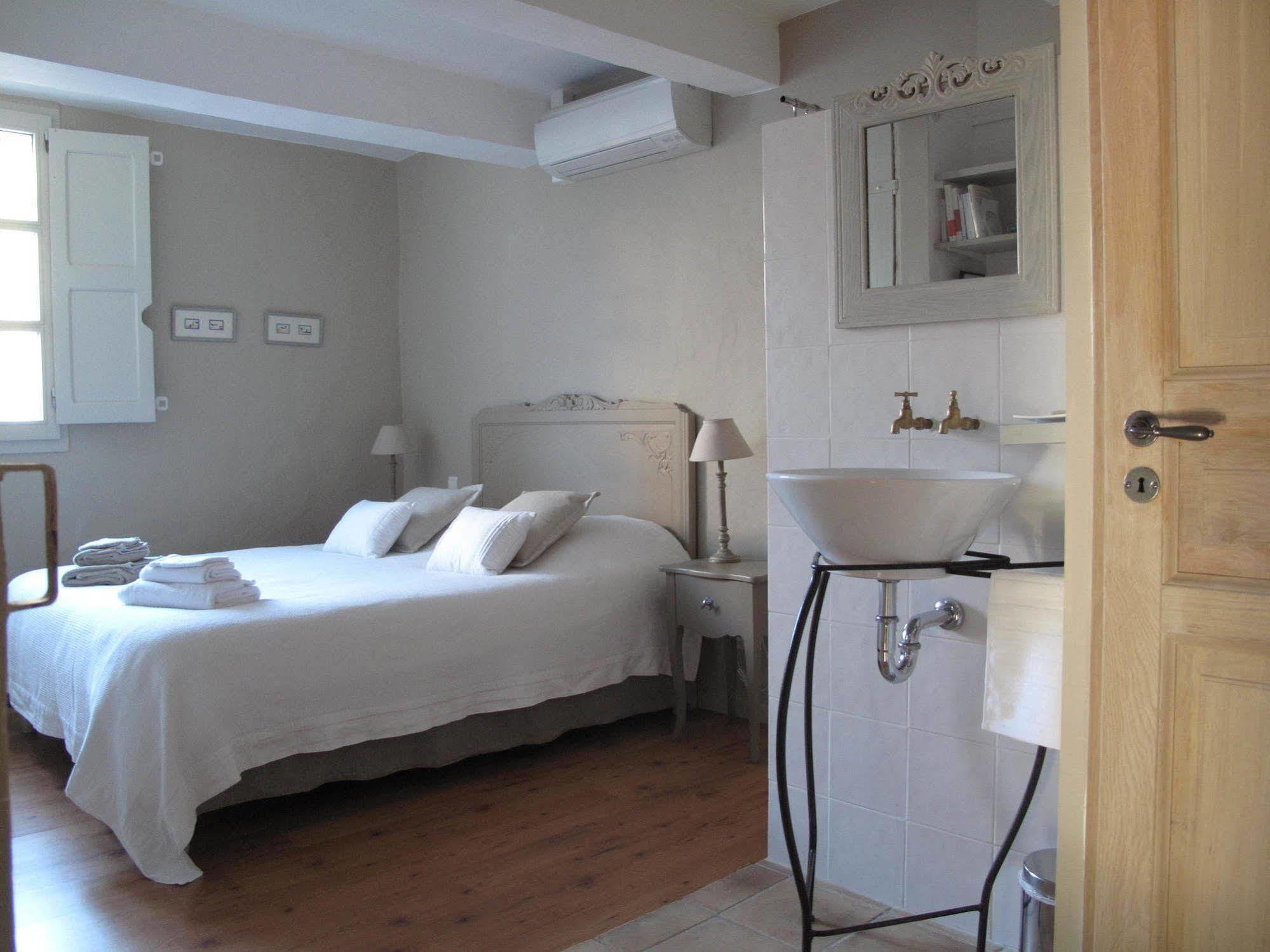 Le Mas De L'Olivier Hotel Loriol-du-Comtat Ngoại thất bức ảnh